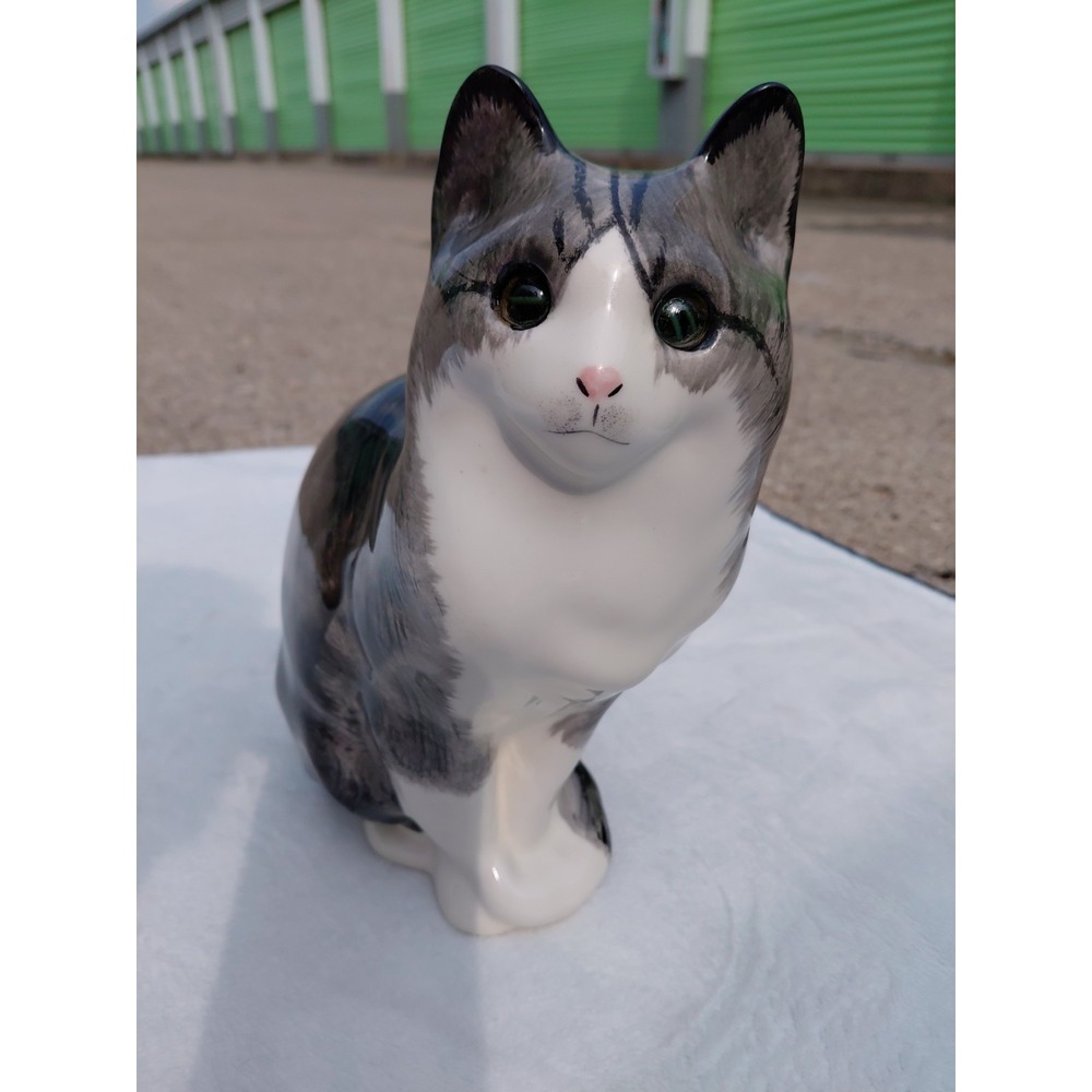 Royal Black White Seated Persian Cat Bone Chine Figurine Marble Eyes